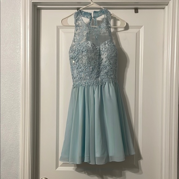 Quinceanera dress - Picture 1 of 12